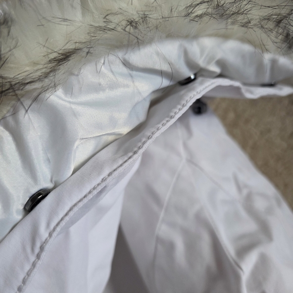 Women's White Quilted Jacket - Picture 5 of 7